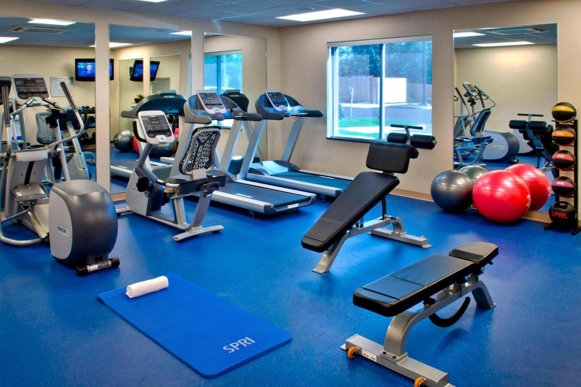 Fairfield Inn & Suites By Marriott Watertown Thousand Islands Екстериор снимка