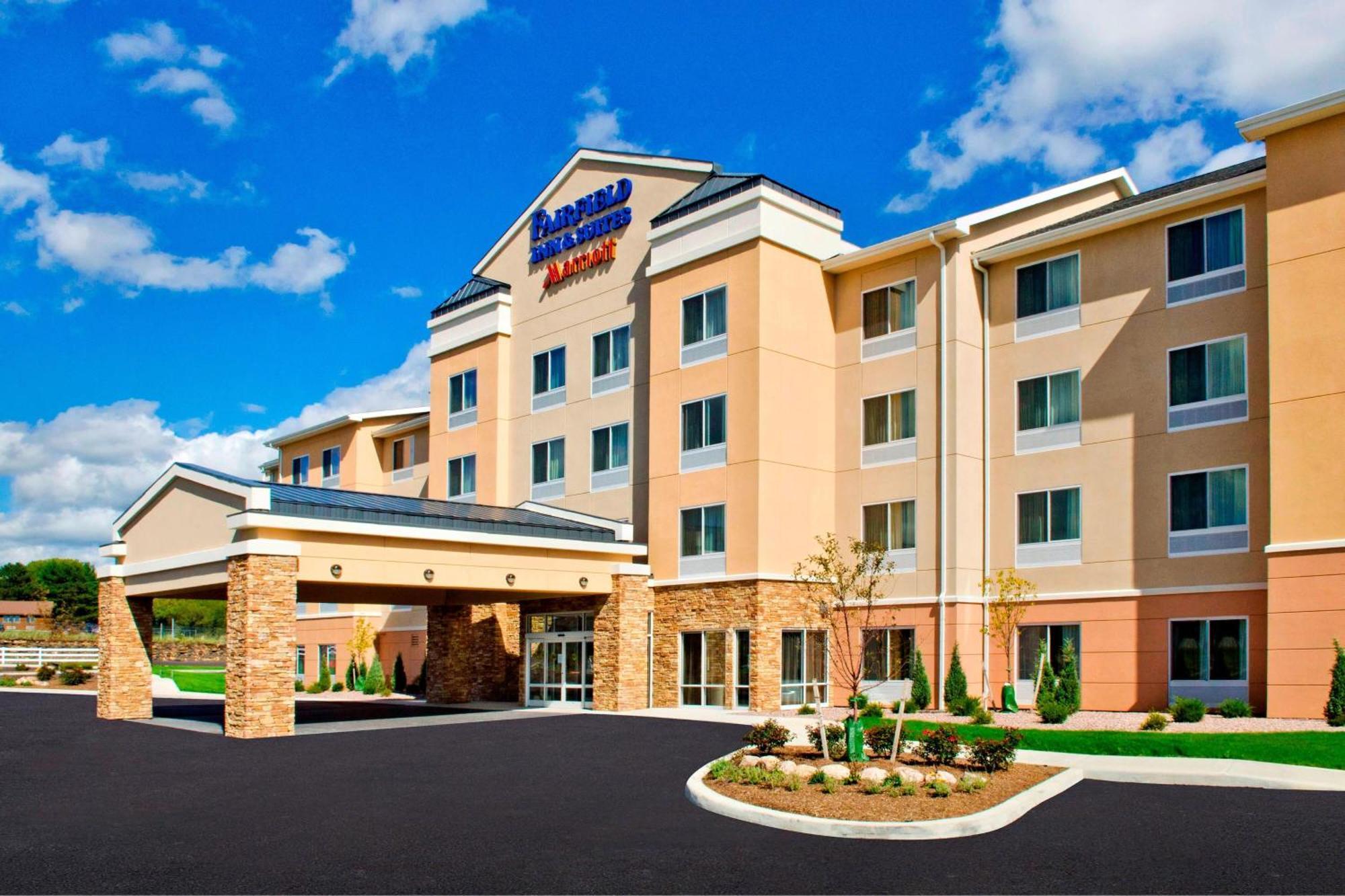 Fairfield Inn & Suites By Marriott Watertown Thousand Islands Екстериор снимка